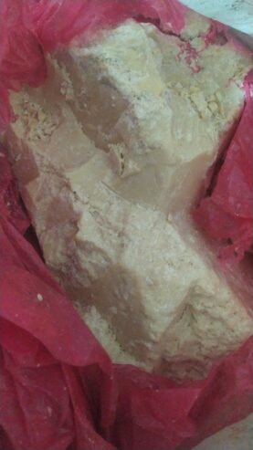 Buerre de karité, buerre de cacao disponible en gros et en détails,ils sont bio cosmétiques et est naturel et brut,ils sont utilisés pour les cheveux,le corps et la peau,le meilleur a votre service